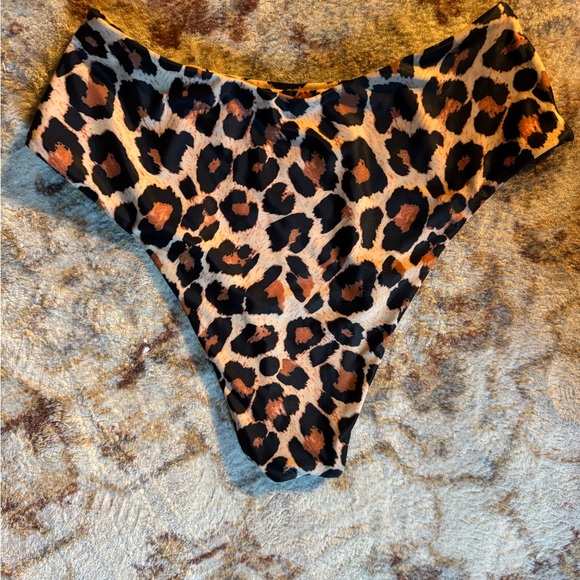 Leopard Print Cheeky Bandeau Bikini Set - Picture 2 of 3